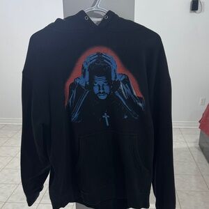 The WEEKEND BLACK XO HOODIE STARBOY SIZE MED